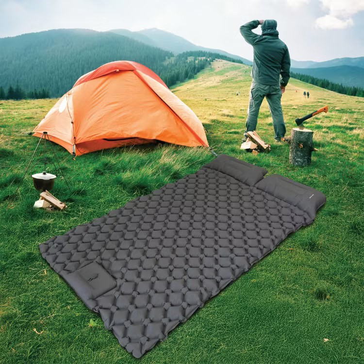 خرید و قیمت تشک بادی دو نفره گرین لاین مدل Inflatable Air Mattress خرید و قیمت تشک بادی دو نفره گرین لاین مدل Inflatable Air Mattress خرید و قیمت تشک بادی دو نفره گرین لاین مدل Inflatable Air Mattress گزارش مشخصات کالا یا موارد قانونی DKP-21186497 گرین لاین / تجهیزات جانبی سفر و کمپینگ گرین لاین تشک بادی دو نفره گرین لاین مدل Inflatable Air Mattress با جنس نایلون 40D و روکش TPU، دارای پمپ پایی داخلی، سطح ضدآب و ضدلغزش با بافت الماسی، ظرفیت تحمل وزن 300 کیلوگرم و ابعاد 195x120x5 سانتیمتر مناسب کمپینگ و سفر